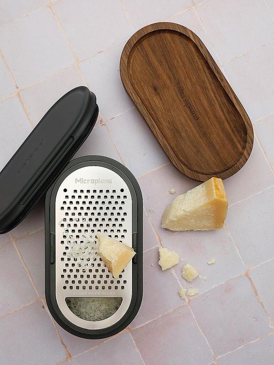 Produktbild Microplane Handreibe Auffangbehälter / Walnuss