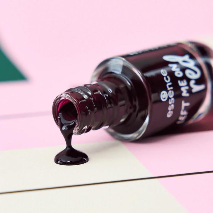 Actual product image essence gel nail colour (#DE806D Heartbeats & Choco Treats, #E1AB78, #FAE6B8, Gel-Effect Nail Polish)