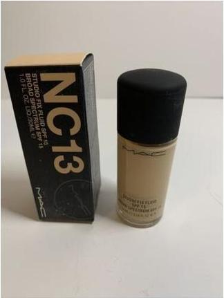 Immagine prodotto MAC Cosmetics Studio Fix Fluid SPF 15 (NC13)