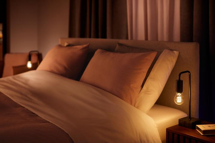 Actual product image Philips Hue E27 - Filament lamp (E27, 7 W, 550 lm, 3 x, G)