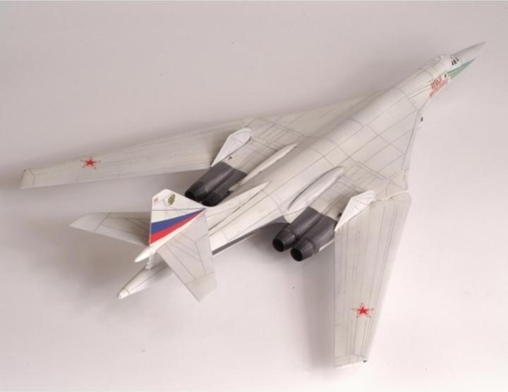 Produktbild Carson 1:144 TU-160 Rus.Sup.Bomber BlackJack WA