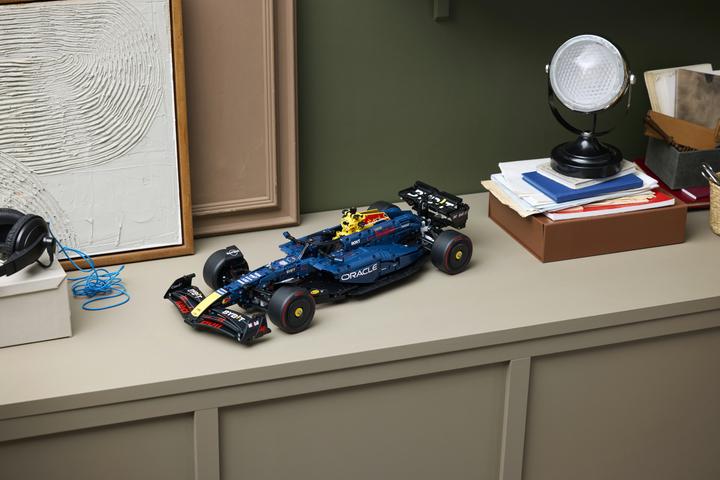 Productafbeelding LEGO Oracle Red Bull Racing RB20 F1 Rennauto (42206, LEGO Technic)