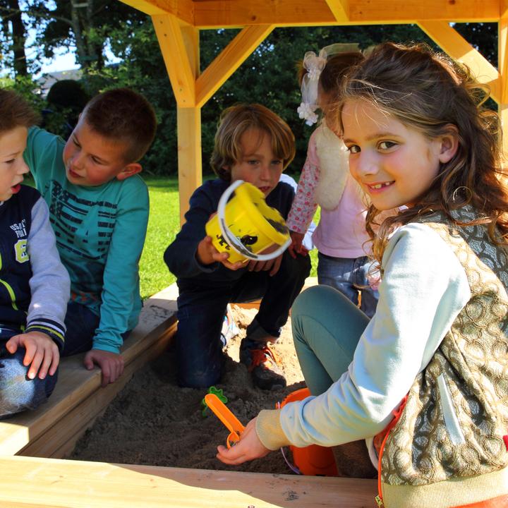 Actual product image Axi Sarah Playhouse Brown / Green - Gray Slide