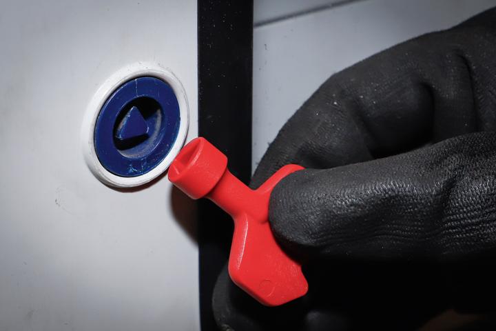 Image du produit BGS Jeu de tournevis VDE avec lames de réserve 8 pièces (Escale)