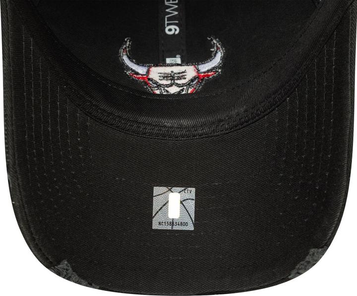 Actual product image New Era 9Twenty Cap - Washed Distressed Chicago Bulls