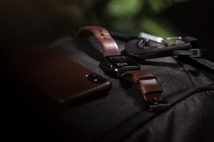 Image du produit Nomad Sangle de connexion moderne (44 mm, Acier inoxydable, Cuir)