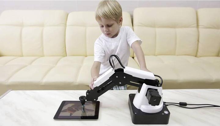 Produktbild Dobot Roboterarm Bausatz Magican Plus Fertiggerät DT-MG-4R005-02E+
