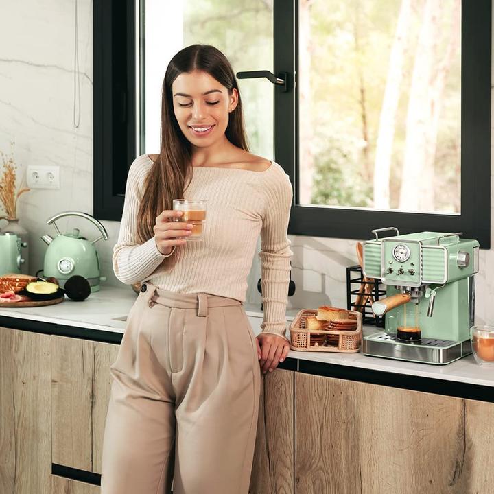 Actual product image Cecotec Express Power Espresso 20, Light Green