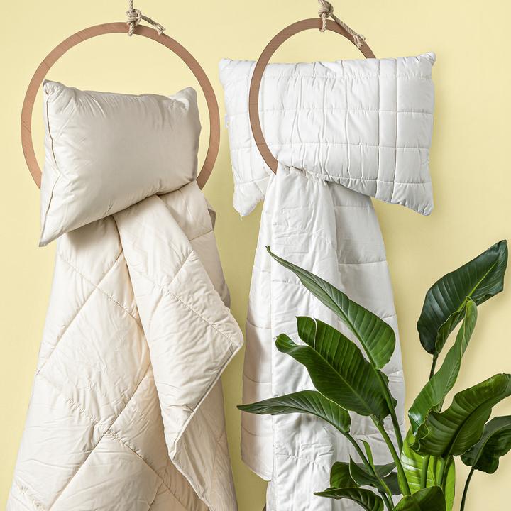 Actual product image Johann Jakob Luna Organic Down (65 x 100 cm)