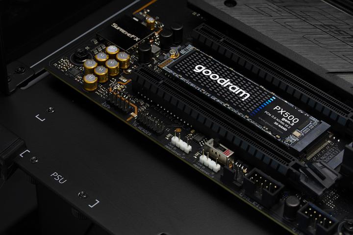 Produktbild Goodram SSD PX500 GEN.3 PCIe 3x4 1TB M.2 2280 RETAIL (1000 GB, M.2, M.2 2280)