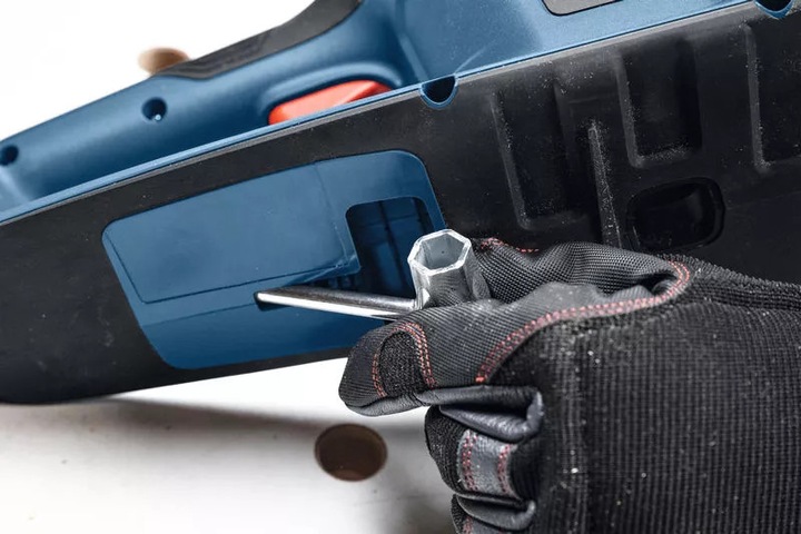 Image du produit Bosch Hausgeräte GKE 18V-40 (Tronçonneuse à batterie)