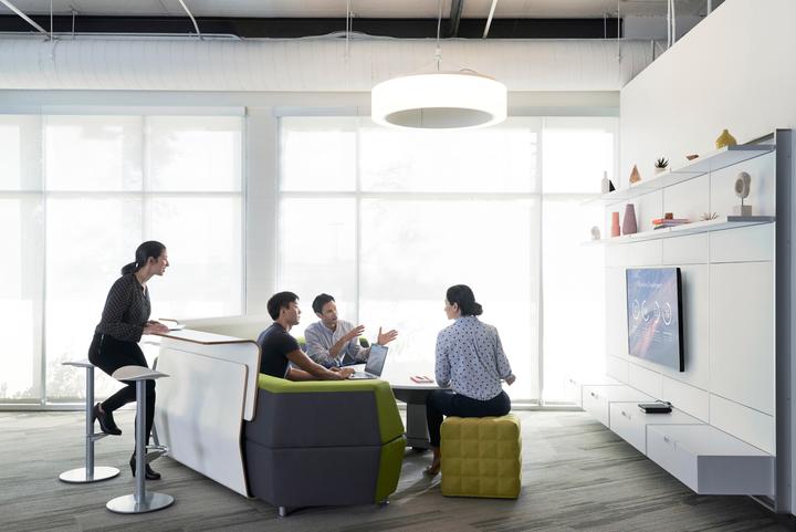 Actual product image HP Elite x2 1012 G2 - Tablet - with detachable keyboard - Core i5 7300U / 2.6 GHz - (12.30", 512 GB, 16 GB, Intel Core i5-7300U)