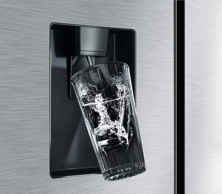 Actual product image Hisense RF632N4WFE SidebySide cooling combination (485 l)