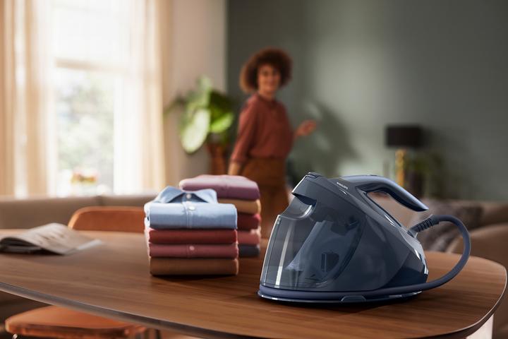 Actual product image Philips Ironing system PSG7130/20 (2100 W, 600 g/min)