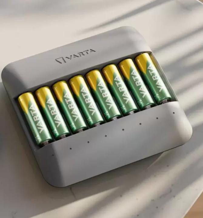 Image du produit Varta Eco Charger Multi (1 pcs, HR6, AA, AAA, 2100 mAh, Piles rechargeables + chargeur)
