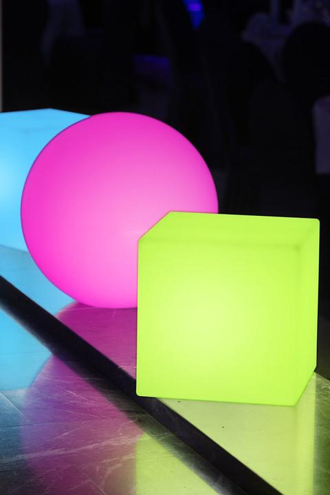Image du produit 8 seasons design Cube lumineuse Blanc (RGB) - 33cm - Lampe extérieur/intérieur avec prise et télécommande - 8 seasons (750 lm, E27, IP44)