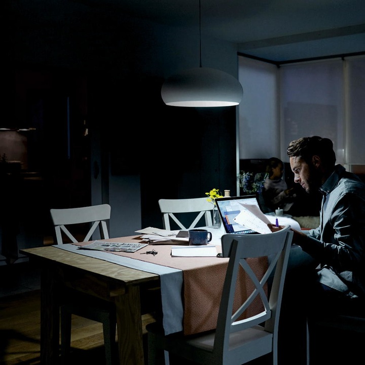 Actual product image Philips transparent (E27, 6.50 W, 806 lm, 1 x, E)