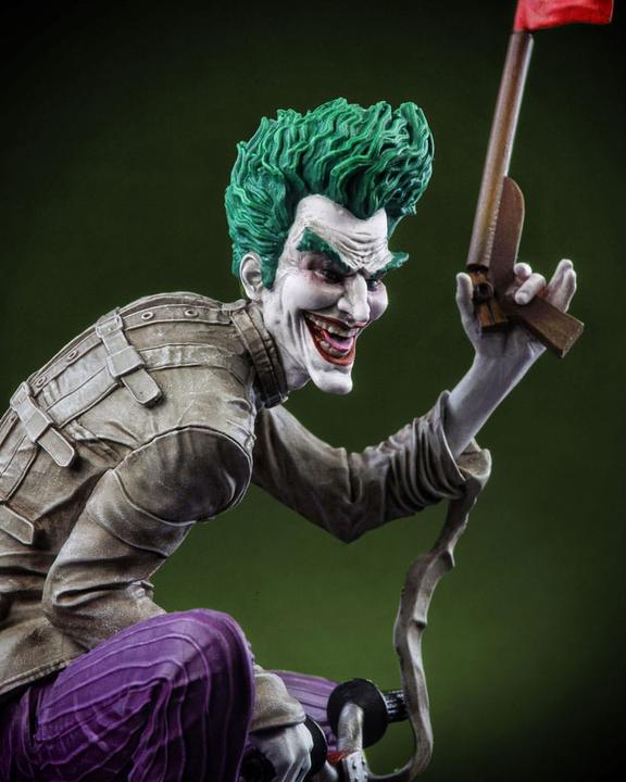 Produktbild DC Direct Resin Statue 1/10 The Joker: Purple Craze - The Joker by Andrea Sorrentino 18 cm