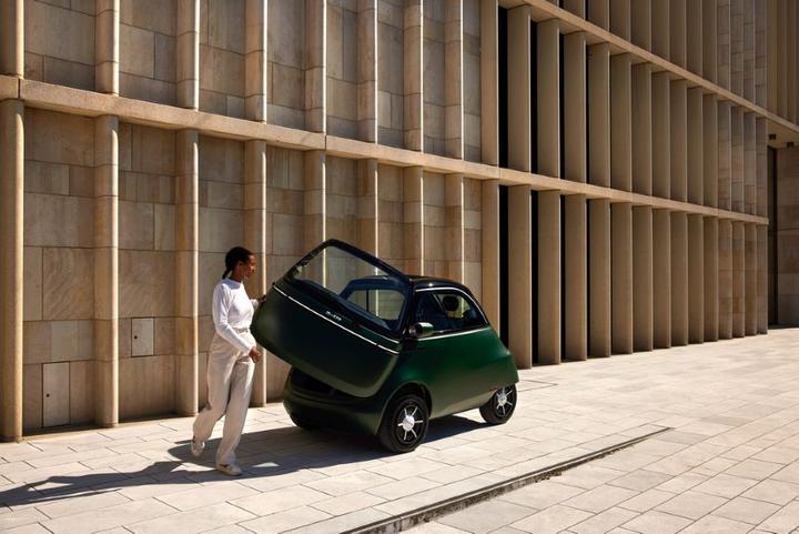 Actual product image Microlino Mid Range London Green (Electric, 17 hp)