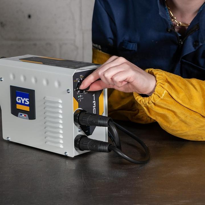 Image du produit GYS GYSMI 130P Machine à souder Electrode de soudage Onduleur avec Potentiomètre (Soudeur à onduleur)