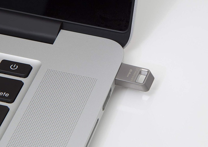 Actual product image Kingston DataTraveler Micro (32 GB, USB-A, USB 3.1)