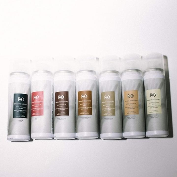 Immagine prodotto R+Co Bright Shadows Root Touch-Up Spray Biondo Chiaro (59 ml)