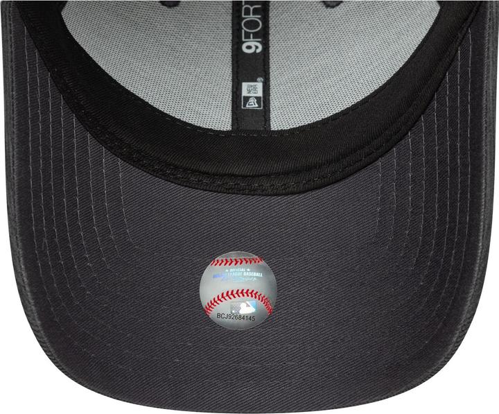 Actual product image New Era 9Forty Strapback Cap Kord New York Yankees Charcoal