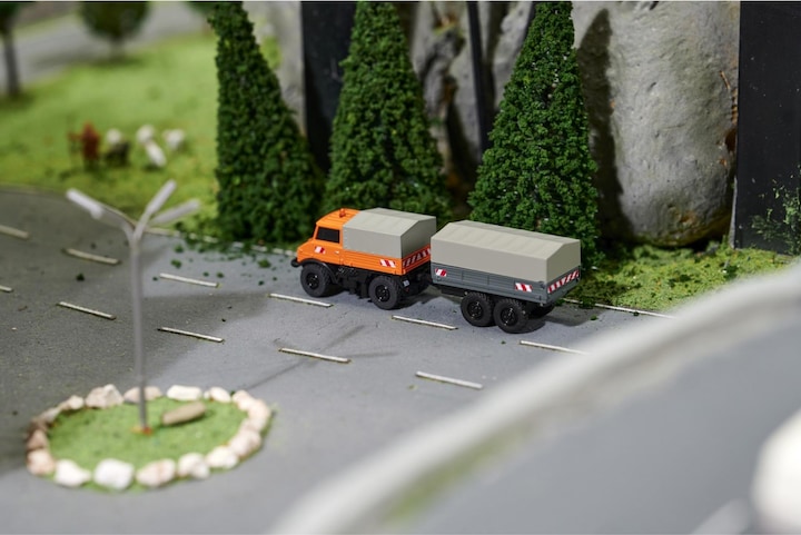 Produktbild Carson Modellsport 1:87 Planenanhänger für Unimog 1:87 Anhänger