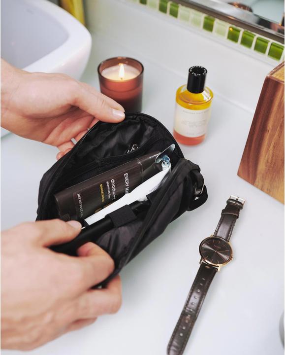 Actual product image Wandrd Toiletry Bag Toiletry Bag Large
