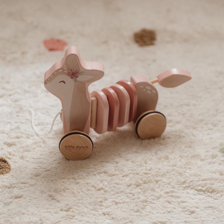 Immagine prodotto Little Dutch Giocattolo da tirare del cervo del giardino delle fate