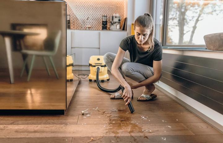 Actual product image Kärcher WD 2 Plus V-12/4/18 (Wet dry vacuum cleaner)