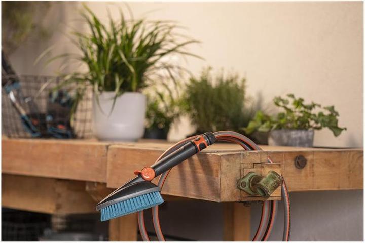 Actual product image Gardena Cleansystem hand brush M hard