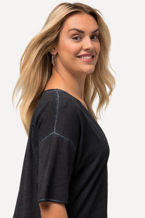 Immagine prodotto Ulla Popken T-shirt dal taglio oversize con tintura a freddo, scollo a V e mezze maniche (46, 48)