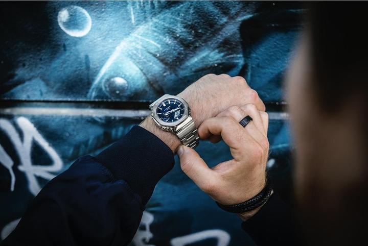 Actual product image G-Shock GM-2110D-2B (Analogue wristwatch, Digital watch, Sports watch, 44 mm)