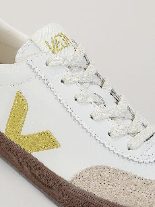 Actual product image Veja Volley (40)