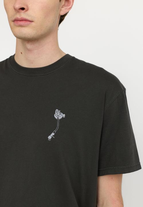 Actual product image Revolution Printed (L)