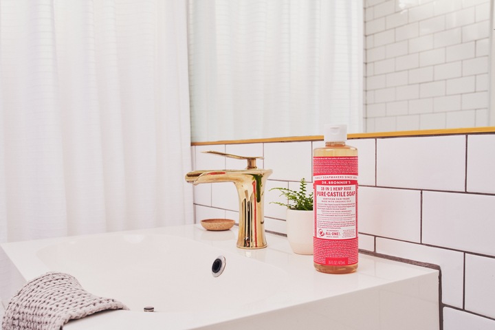 Actual product image Dr. Bronner's 18-In-1 (Liquid soap, 475 ml)
