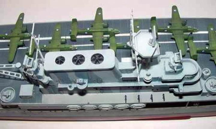 Image du produit Trumpeter Porte-avions USS Hornet CV 8