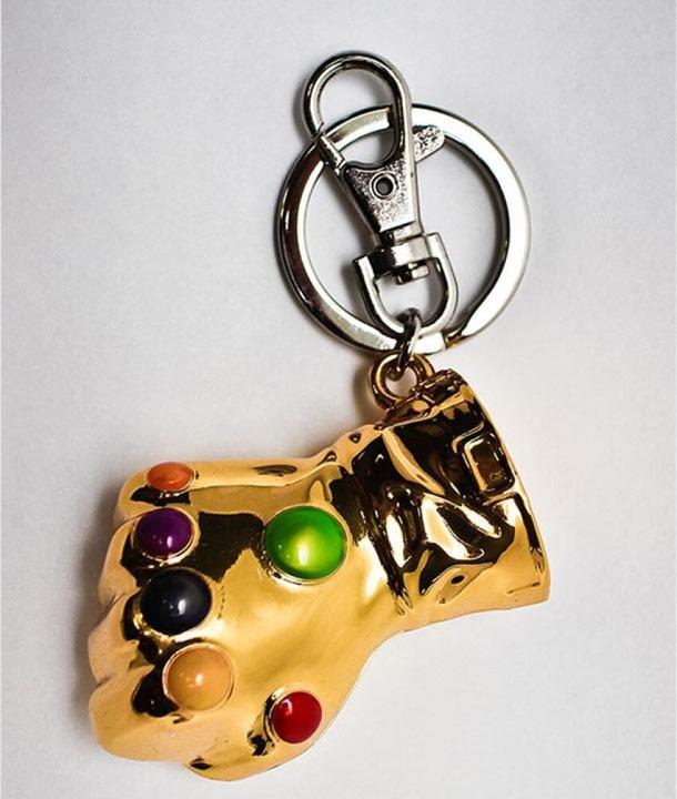 Actual product image Semic MARVEL - 3D Metal Keychain Blister Box - Infinity Gauntlet