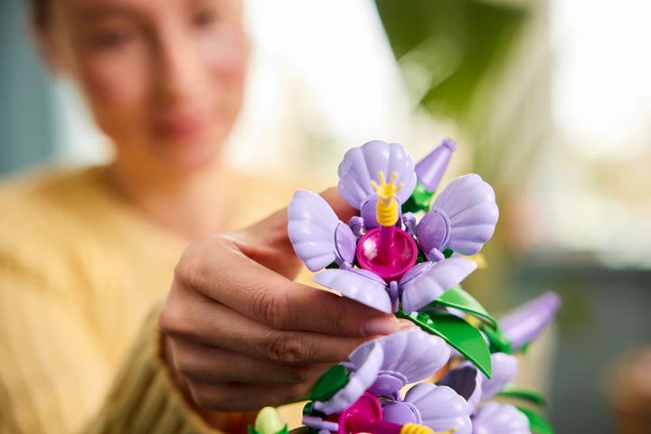 Actual product image LEGO Hibiscus (LEGO Botanical)