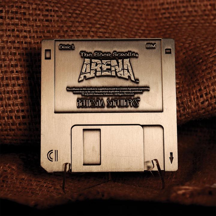Actual product image Fanattik The Elder Scrolls Replica Arena Floppy Disc Limited Edition