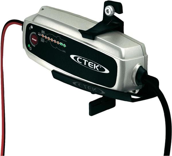 Ctek MXS 5.0 mit Wandhalterung