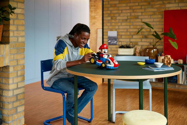 Actual product image LEGO Mario & Standard-Kart (72037, LEGO Super Mario, LEGO Rare Sets)