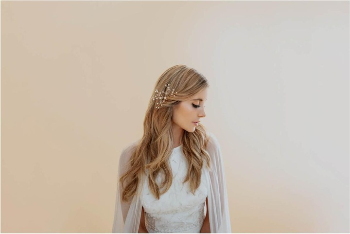 Immagine prodotto Trisa Fermaglio per capelli Celebride con piccole perle bianche e pietre lucide