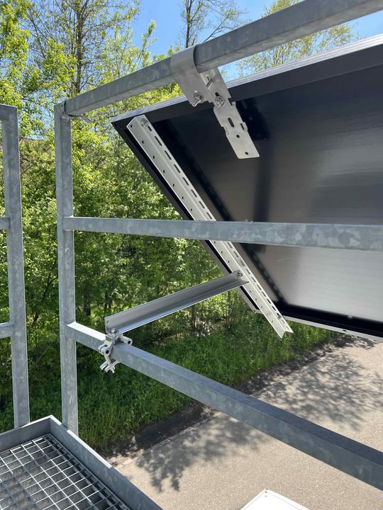 Immagine prodotto Autosolar Stazione elettrica da balcone con 1340 Watt - Supporto verticale (1340 W)