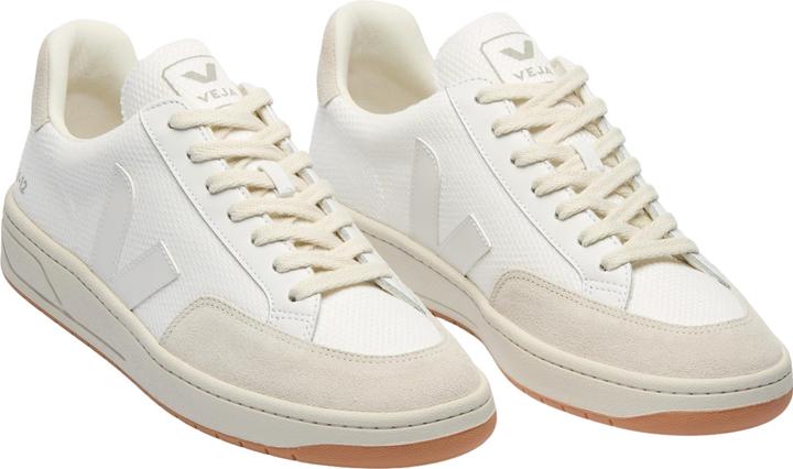 Actual product image Veja V-12 (38)