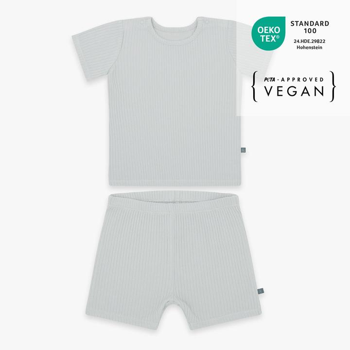 Essential Grau
