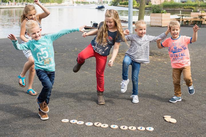 Actual product image BS Moves! (English, German, 2 - 8 Players)