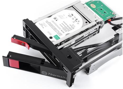 Actual product image Thermaltake ST0026Z Hard drive backplane 2.5/3.5 inch front panel