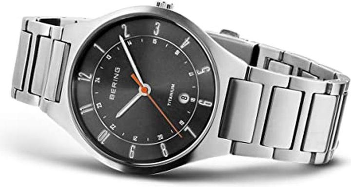 Produktbild Bering Titanium (Analoguhr, 39 mm)